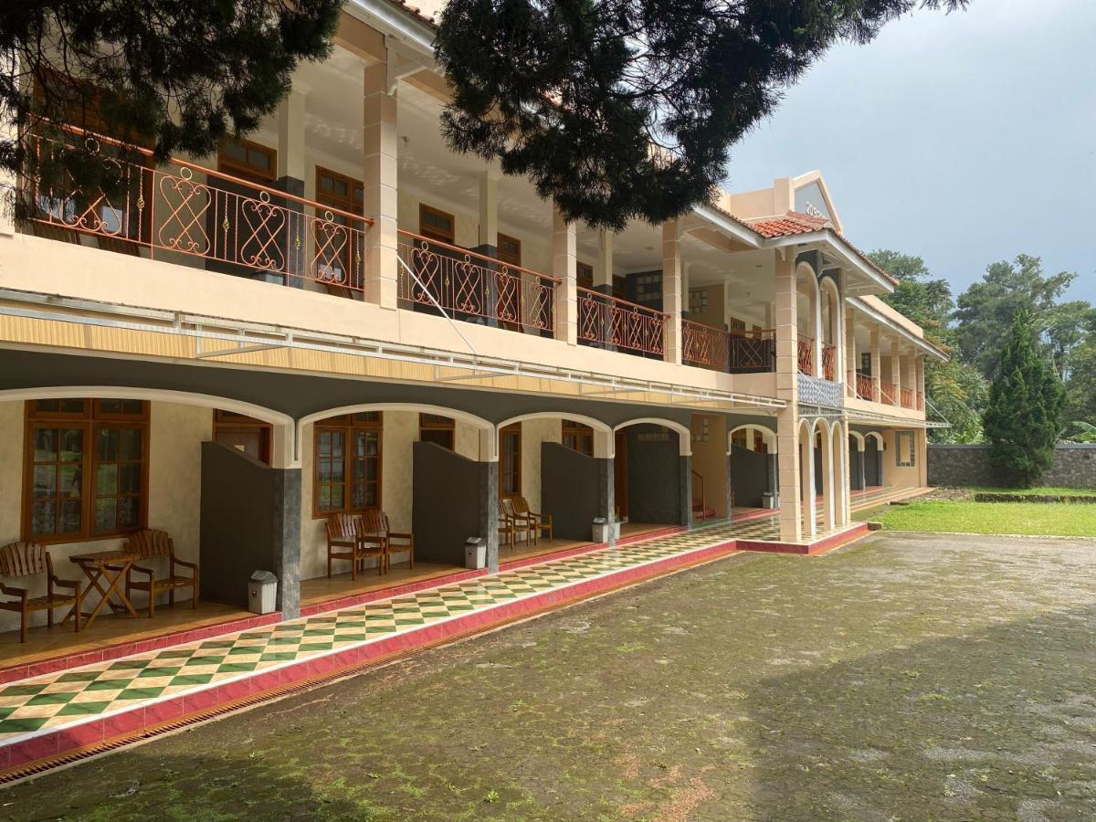 Hotel Puspa Sari Ciater Zewnętrze zdjęcie