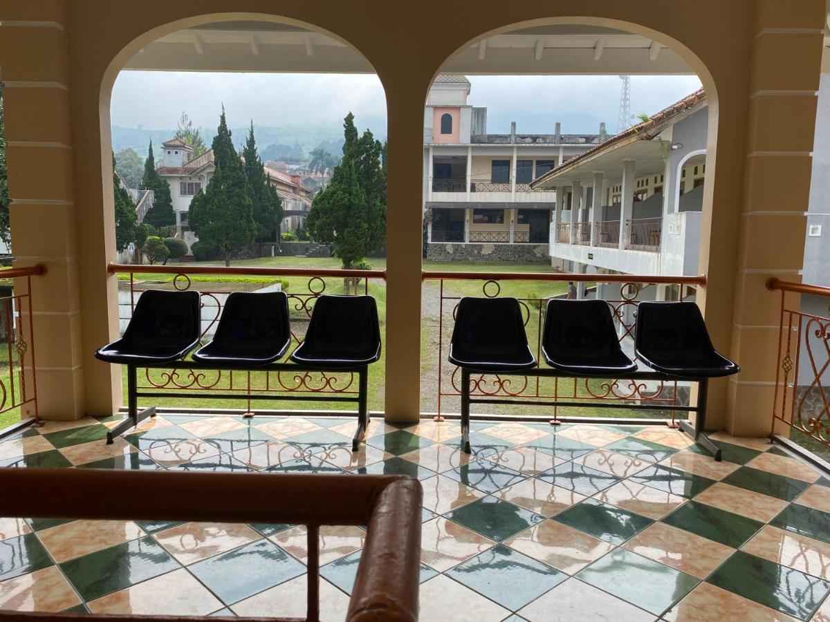 Hotel Puspa Sari Ciater Zewnętrze zdjęcie