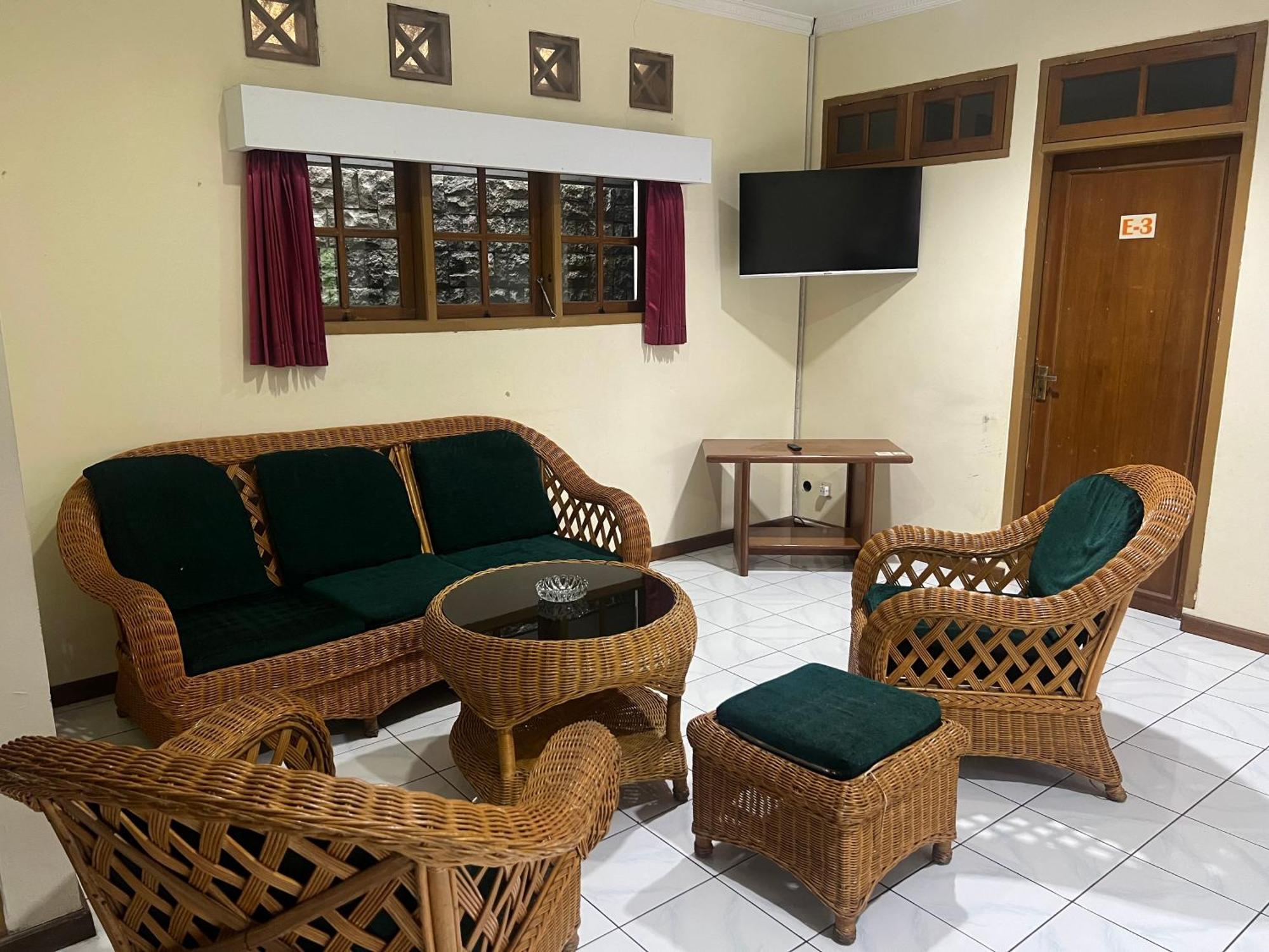 Hotel Puspa Sari Ciater Zewnętrze zdjęcie